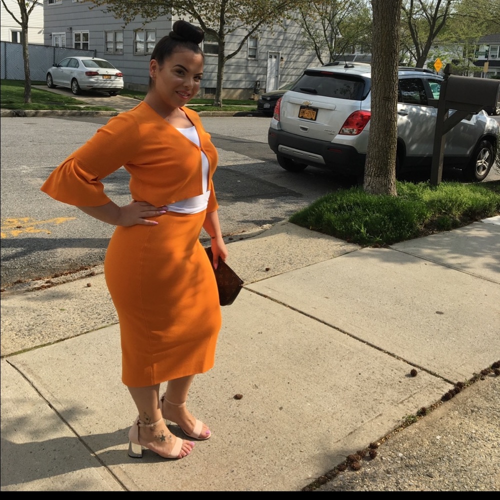 Cropped cardigan w/ matching pencil skirt